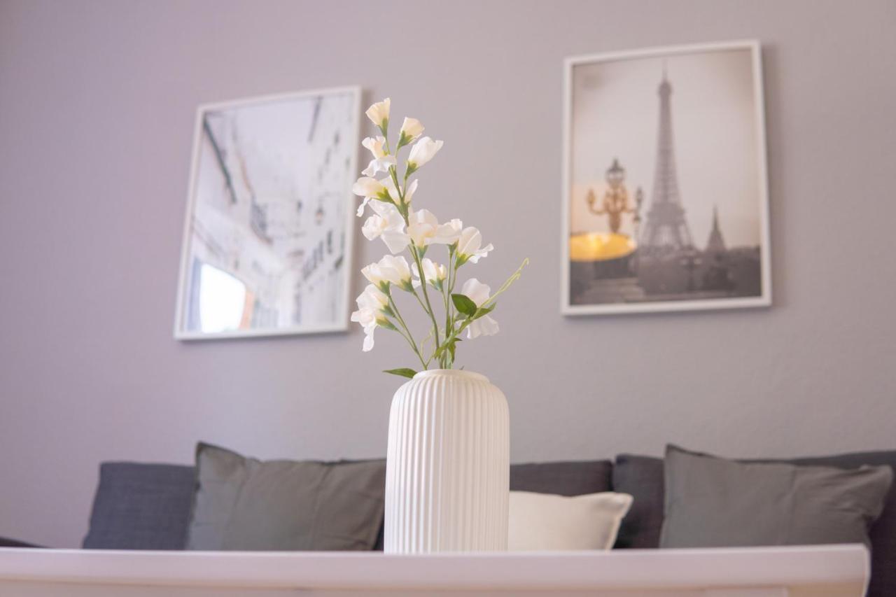"Purple Chill" Super Zentrale Ferienwohnung Hbf-Messe-Buergerweide-Citygate-Ovb Arena Бремен Экстерьер фото